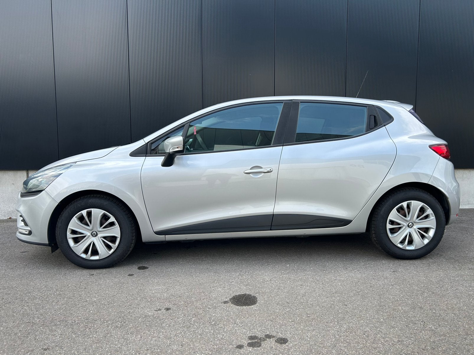 Renault Clio 1.2 Tce / Airco / 81000km / Perfecte staat, Autos, Renault, Achat, Euro 6, Entreprise, Noir