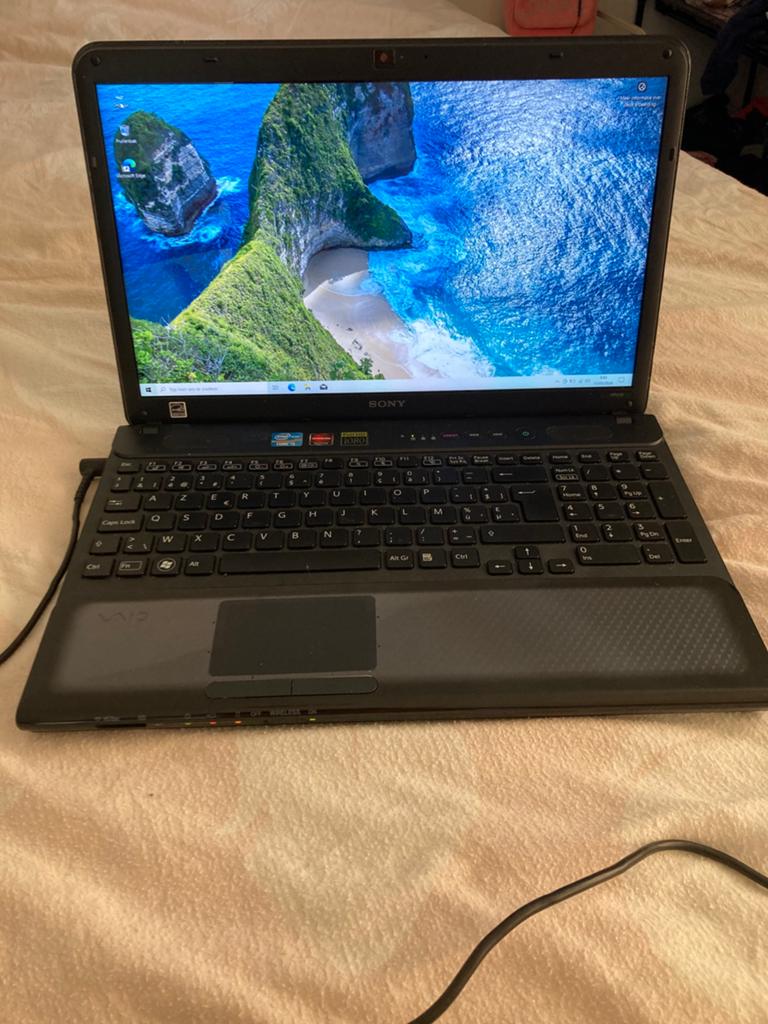 Laptop Sony Vaio / Oplader, Computers en Software, Windows Laptops, Gebruikt, HDD, 2 tot 3 Ghz, 8 GB, Azerty, Met videokaart, Ophalen of Verzenden