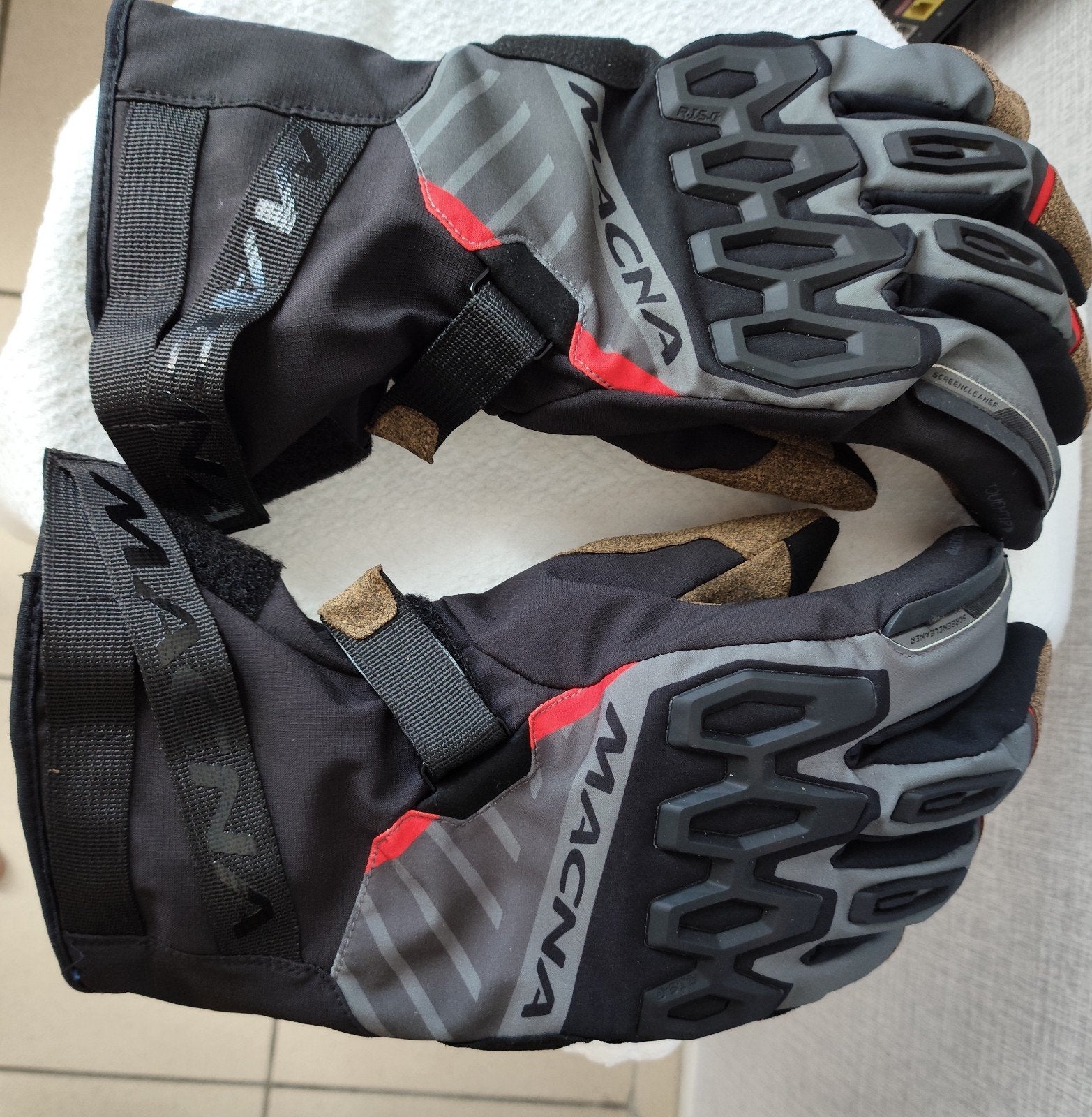 Gants, Enlèvement, Gants