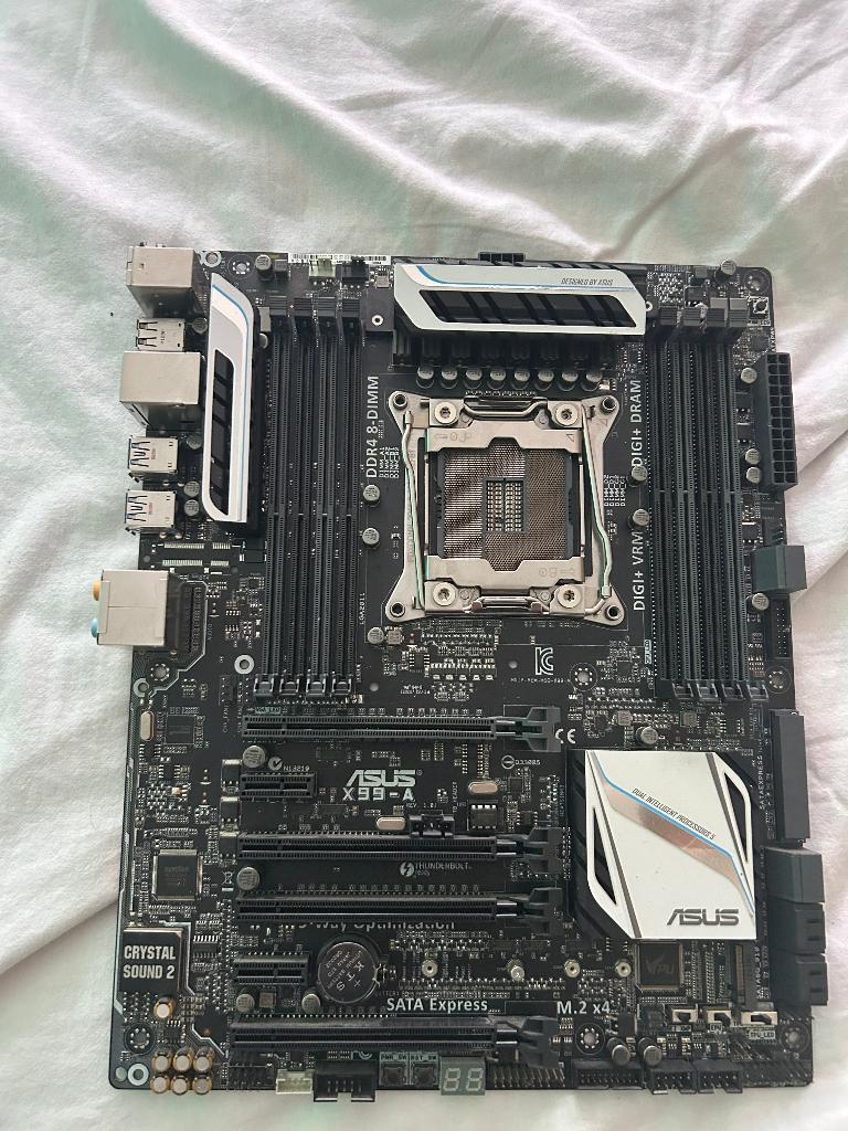 Carte mère Asus x99-A, Informatique & Logiciels, Cartes mères, Comme neuf, Autres types, DDR4, Enlèvement ou Envoi