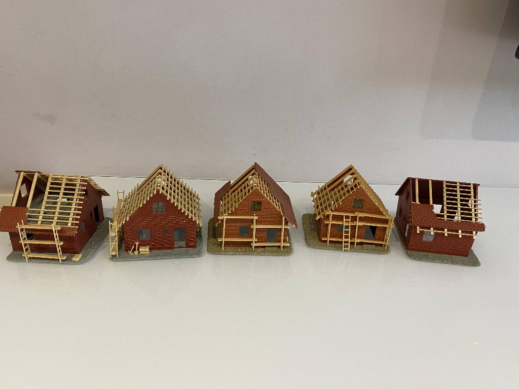 HO Pola 566 5 huizen in aanbouw (441*2), Hobby en Vrije tijd, Modeltreinen | H0, Overige merken, Gebruikt, Gelijkstroom of Wisselstroom