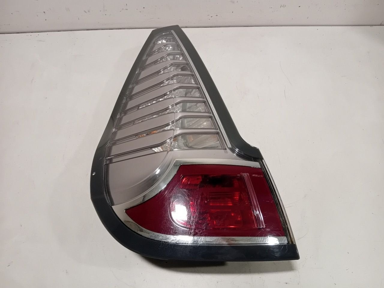 Achterlicht links buiten Renault Scénic, Onderdelen@venauto.nl, Van der Ven Autorecycling B.V., Gebruikt, Ettenseweg 76, 4706 PB Roosendaal, The Netherlands