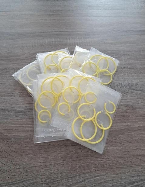 Set van 10 pakjes gele oorbellen, Handtassen en Accessoires, Oorbellen, Overige materialen, Hangers, Geel, Nieuw