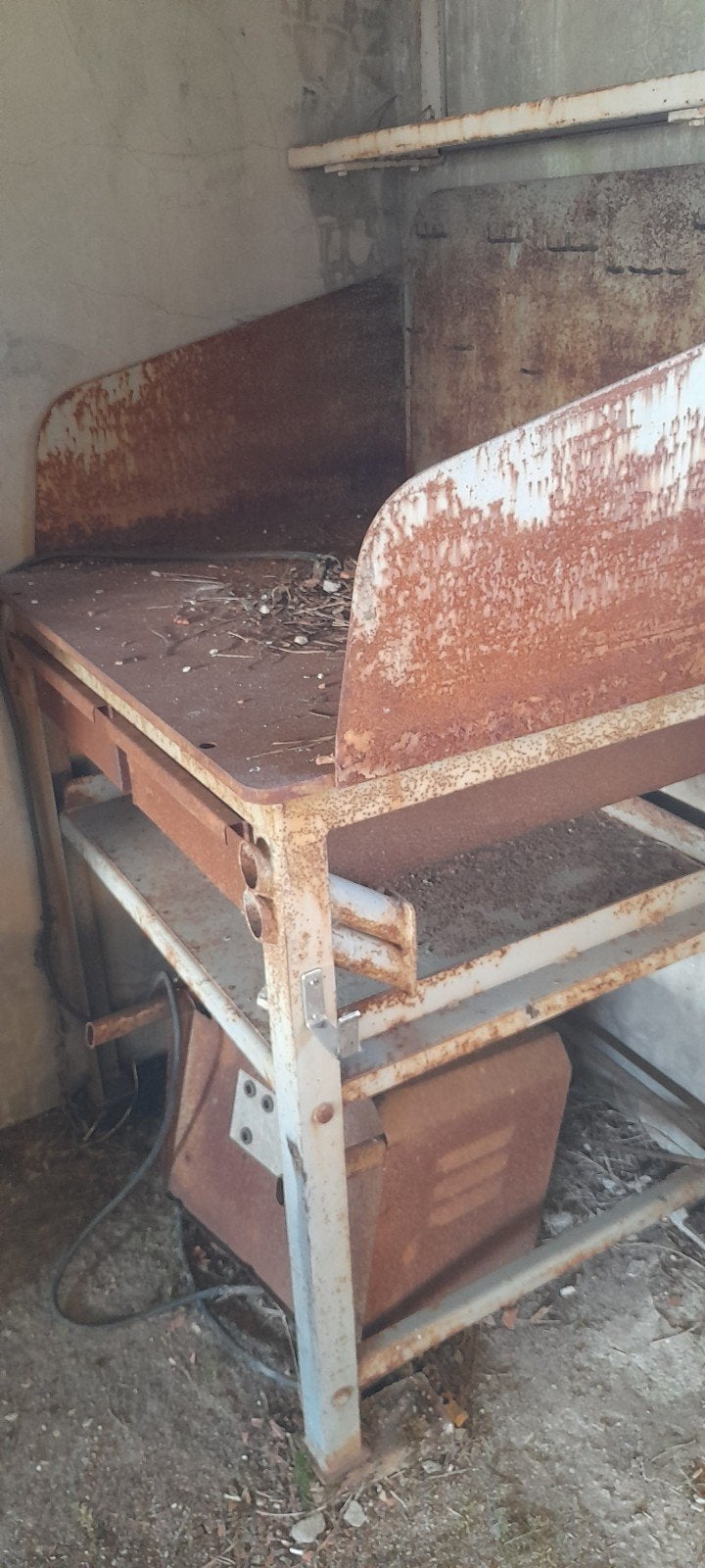 metalen tafel voor metaalbewerking, lastafel, Ophalen
