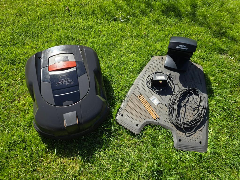 Tondeuse à gazon robotique Husqvarna Automower 220ac entière, Enlèvement, Utilisé