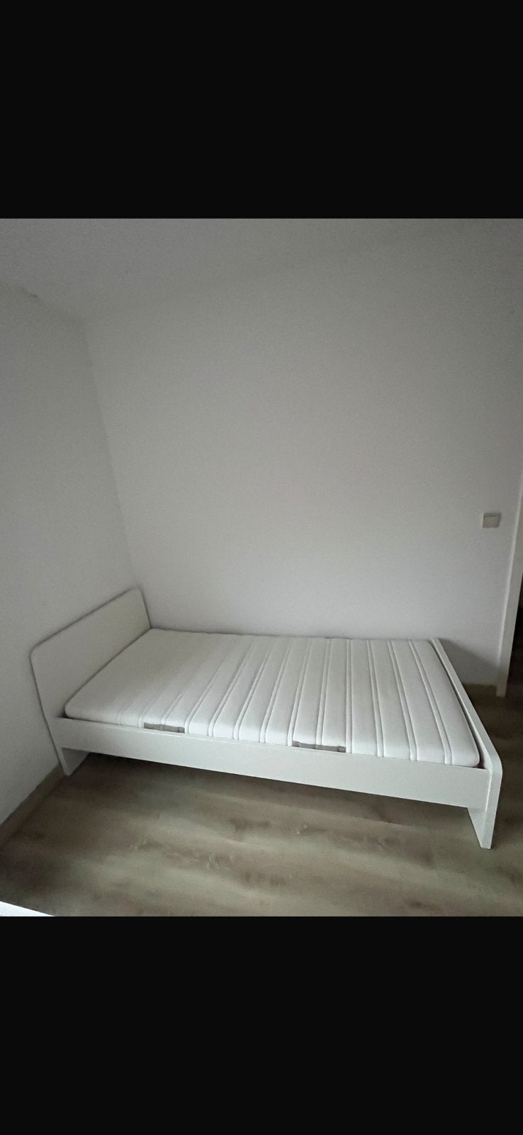 Slaapkamer! Gratis!!, Enlèvement, Blanc