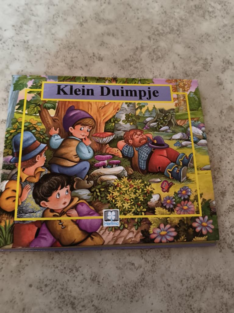 Pop-up boek klein duimpje, Ophalen
