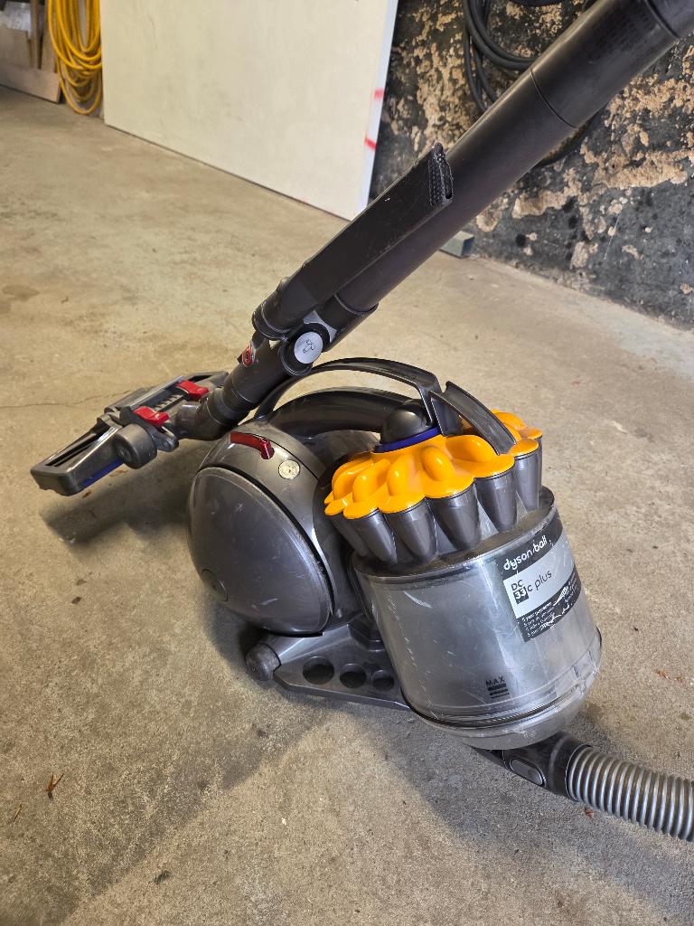 Aspirateur Dyson sans sac, Enlèvement, Utilisé, Dyson