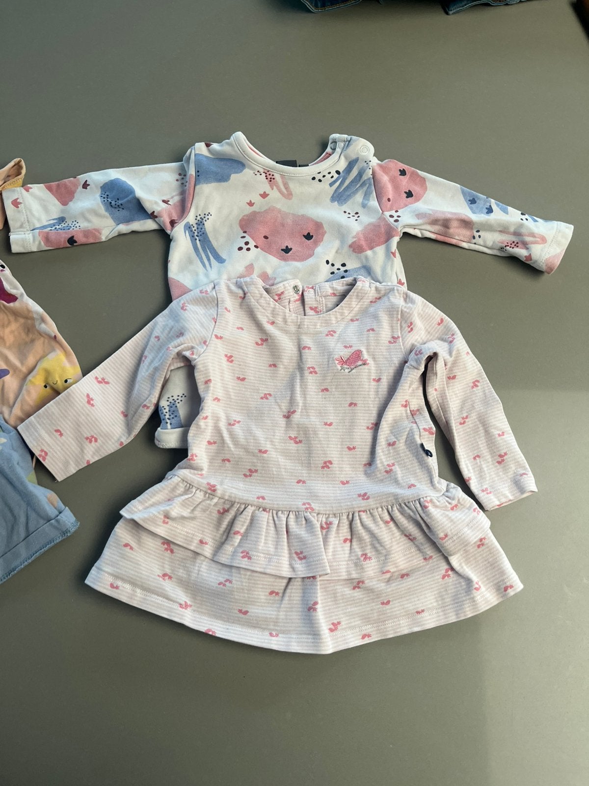 4 kleedjes, Kinderen en Baby's, Babykleding | Maat 68, Ophalen, Zo goed als nieuw
