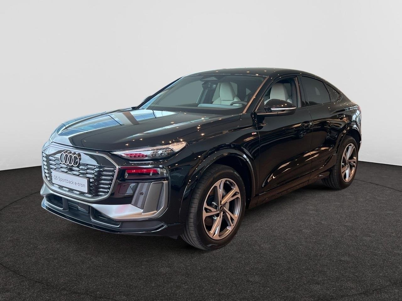 Audi Q6 Sportback e-tron 100 kWh 50 Performance Corporate S, Auto's, Zwart, Elektrisch, SUV of Terreinwagen, Te koop