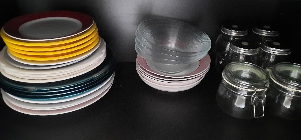 Lot vaisselle à donner (assiettes, verres, tasses, ...), Ophalen, Zo goed als nieuw