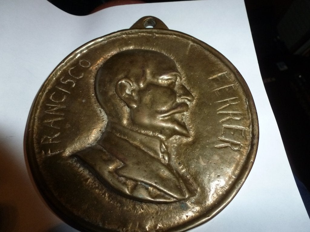 bronzen plaquette francisco ferrer diameter :120mm, Antiek en Kunst, Ophalen of Verzenden, Brons