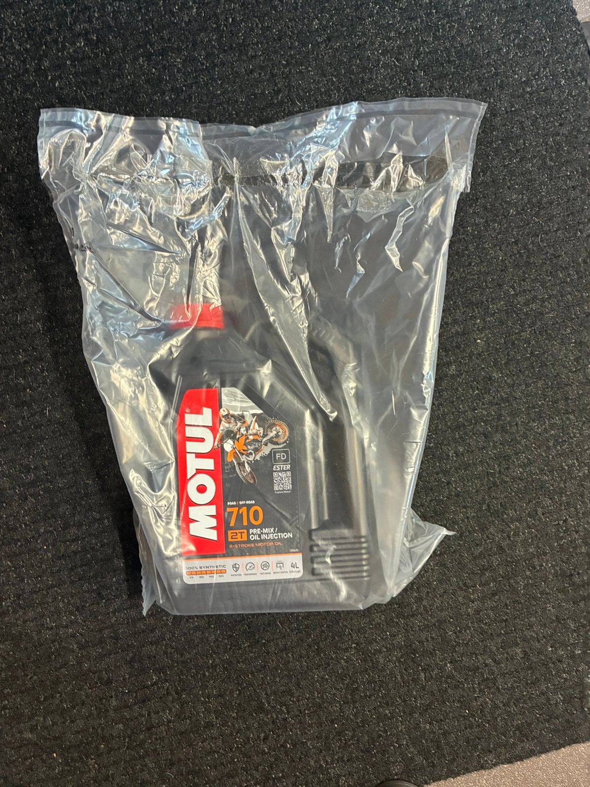 Huile Motul 710 2T (2 temps) 4 litres, Enlèvement