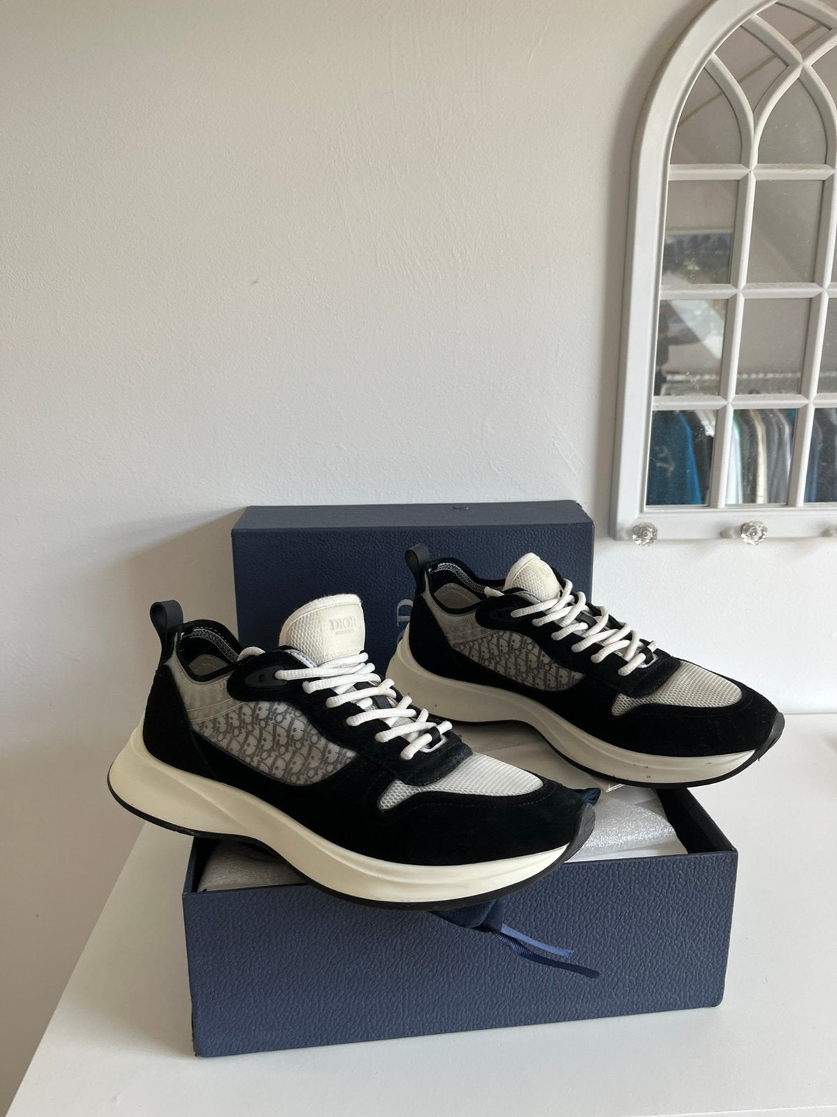Basket Dior B25 taille 45, Enlèvement ou Envoi, Comme neuf, Blanc, Baskets