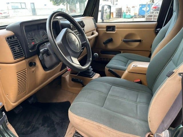 Jeep Wrangler Sahara 4.0 bijna oldtimer !!!, foto 3