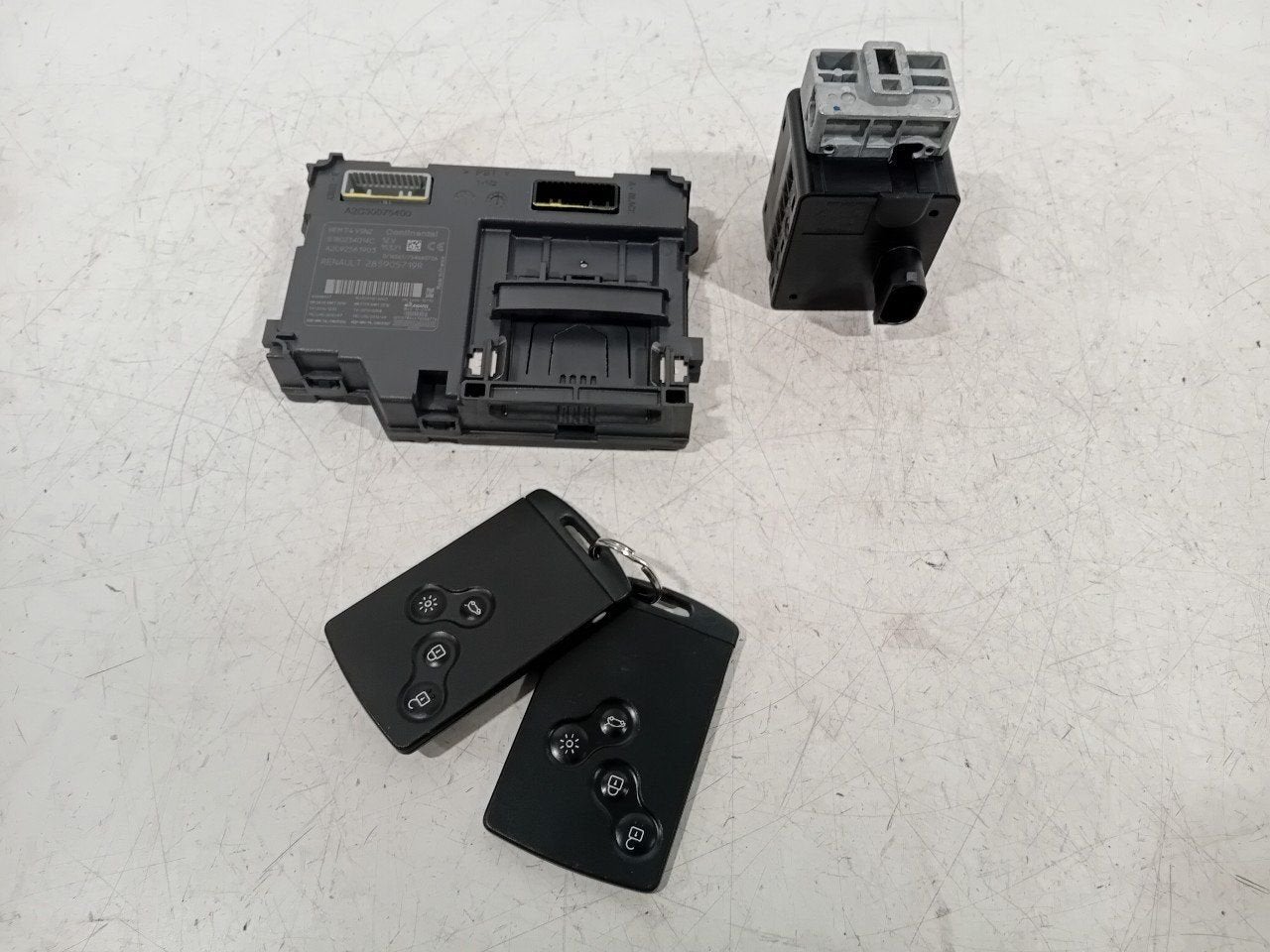Kaartlezer module Renault Captur, Autos : Pièces & Accessoires, Carrosserie & Tôlerie, Onderdelen@venauto.nl, Van der Ven Autorecycling B.V.