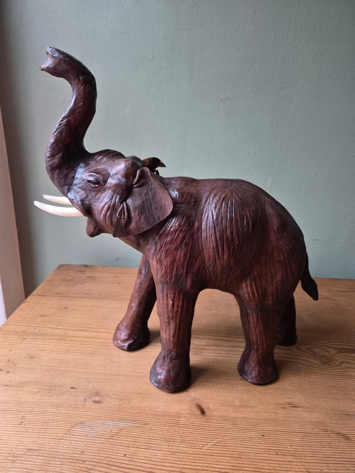 Grand éléphant en cuir fait main, Collections, Enlèvement ou Envoi, Autres