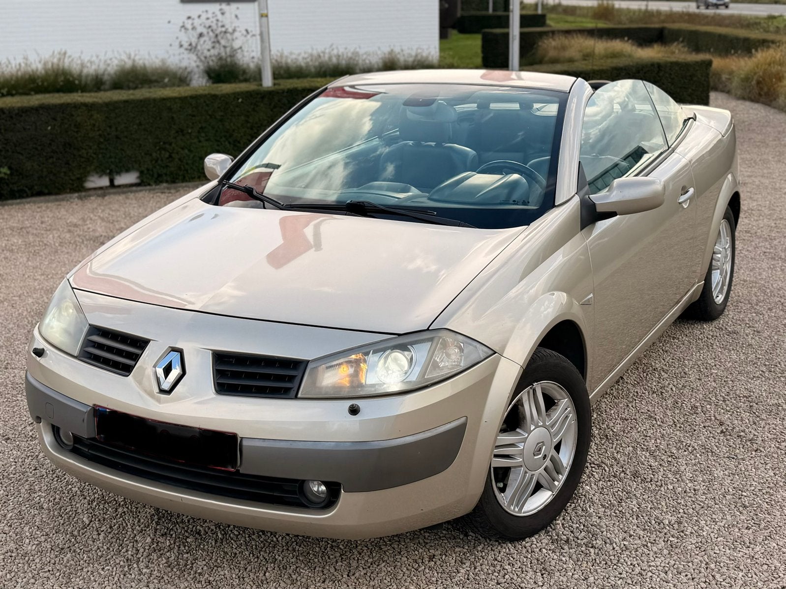 Renault Megane Cabrio Benzine 1.6 euro 4 Jaar 2005, Auto's, Adaptive Cruise Control, Cabriolet, Overige kleuren, Handgeschakeld