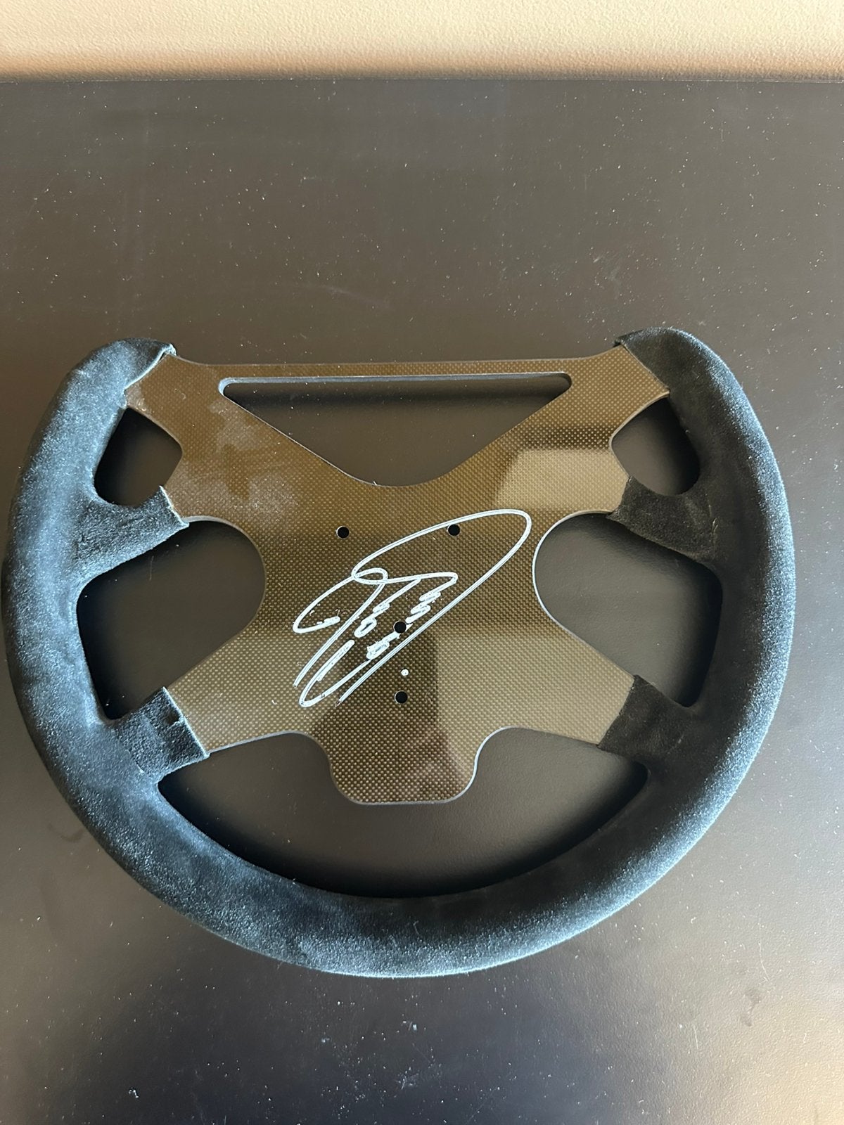 Volant en fibre de carbone signé par David Coulthard, Enlèvement, Comme neuf