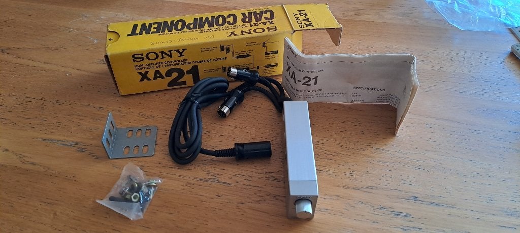 Originele SONY XA-21 Dual Amplifier Controller , Auto 12V, Ophalen of Verzenden, Zo goed als nieuw