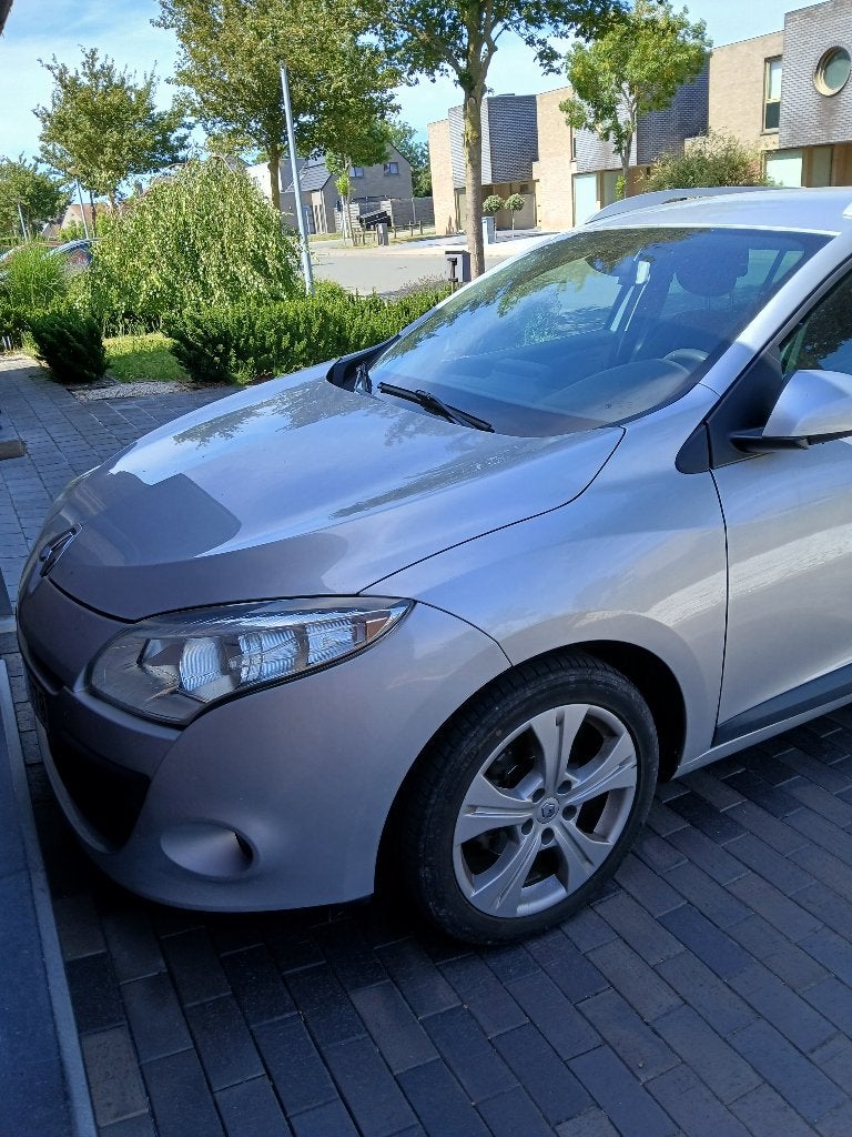 RENAULT MEGANE 3 GRANDTOUR, Voorwielaandrijving, Euro 5, Stof, 4 cilinders