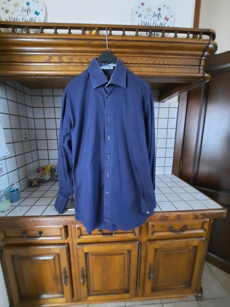 Joli t-shirt de la marque CIRCLE OF GENTLEMEN, achat onéreux, Vêtements | Hommes, Vêtements Homme Autre, Enlèvement, Comme neuf