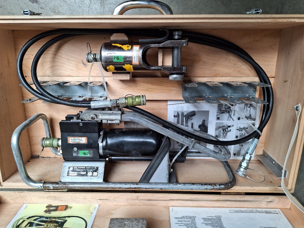 hydraulische voetpomp, Ophalen, Zo goed als nieuw