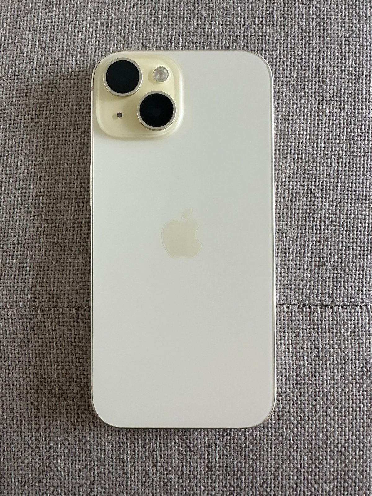 iPhone 15 très bon état, Télécoms, Téléphonie mobile | Apple iPhone, 128 GB, IPhone 15, Jaune, Enlèvement