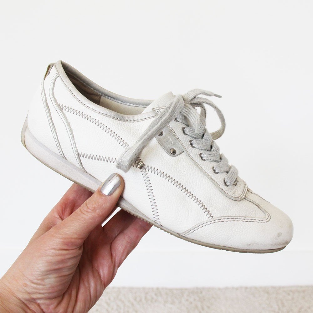 Mooie Wit Leren Medicus Sneakers s2 (Mt 4½/37½) € 35,-, Kleding | Dames, Medicus, Wit, Ophalen of Verzenden, Zo goed als nieuw