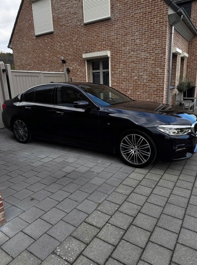 Bmw G30 520, Automaat, Achterwielaandrijving, Zwart, 5 deurs