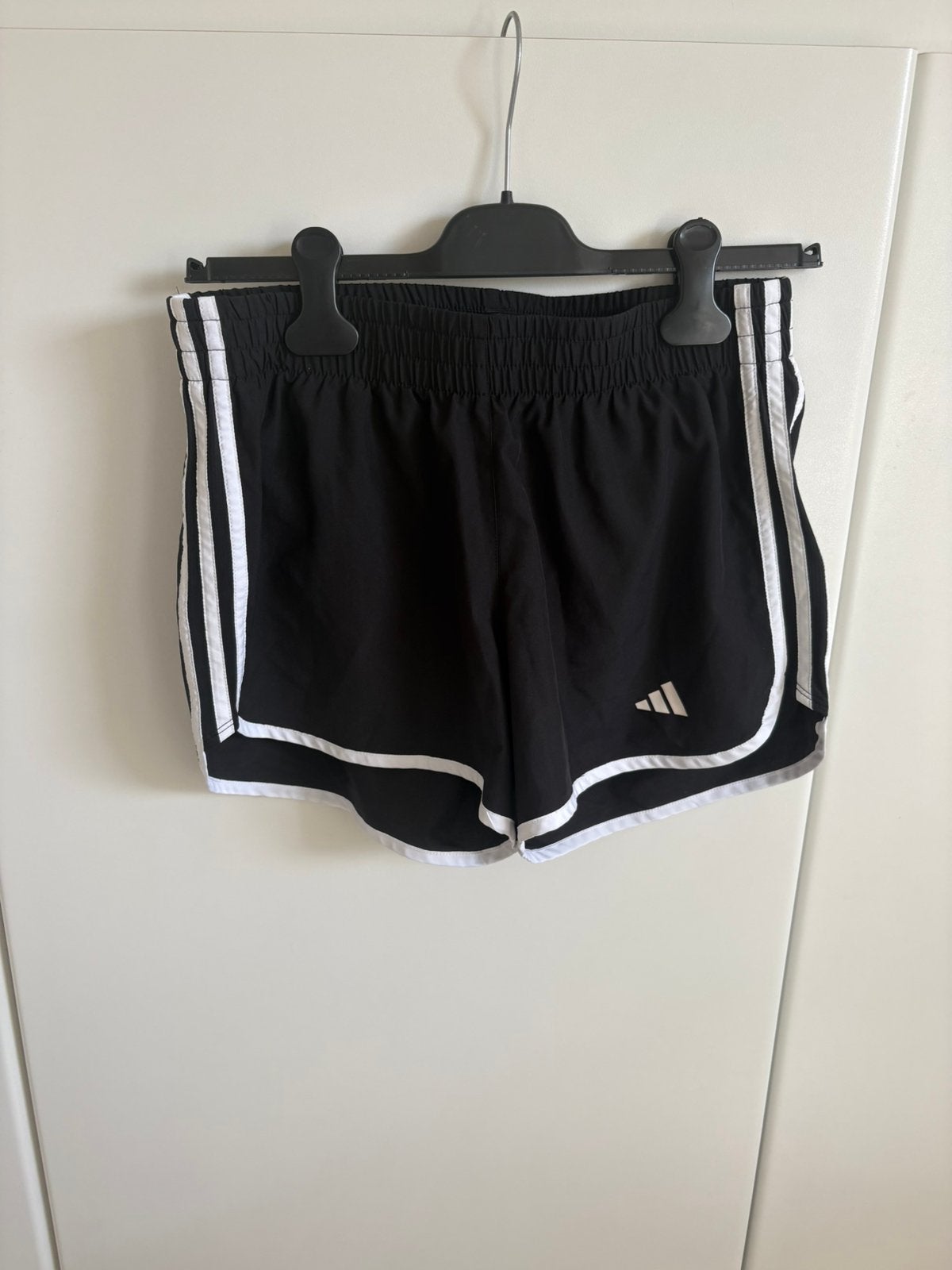 Short atletiek Adidas, mt S, binnenbroekje, perfecte staat, Zwart, Ophalen of Verzenden, Zo goed als nieuw, Hardlopen of Fietsen