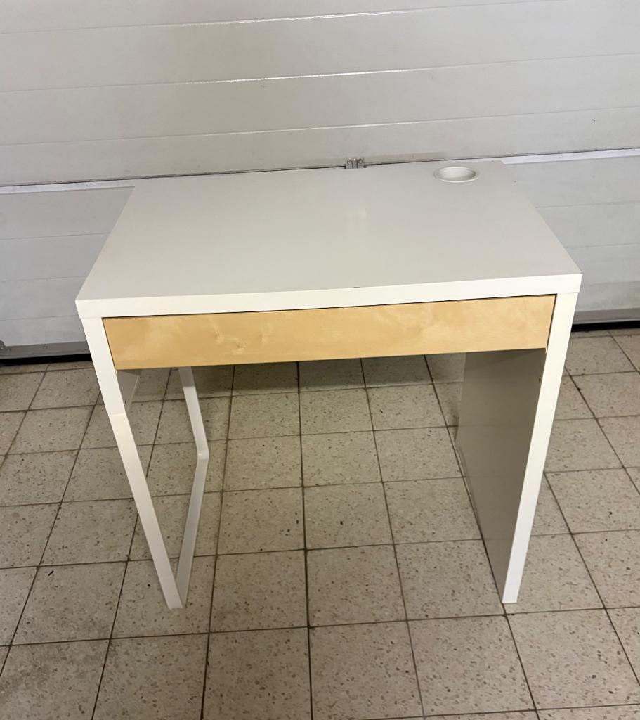 Bureau wit, Huis en Inrichting, Bureaus, Ophalen, Gebruikt, Kinderbureau, IKEA