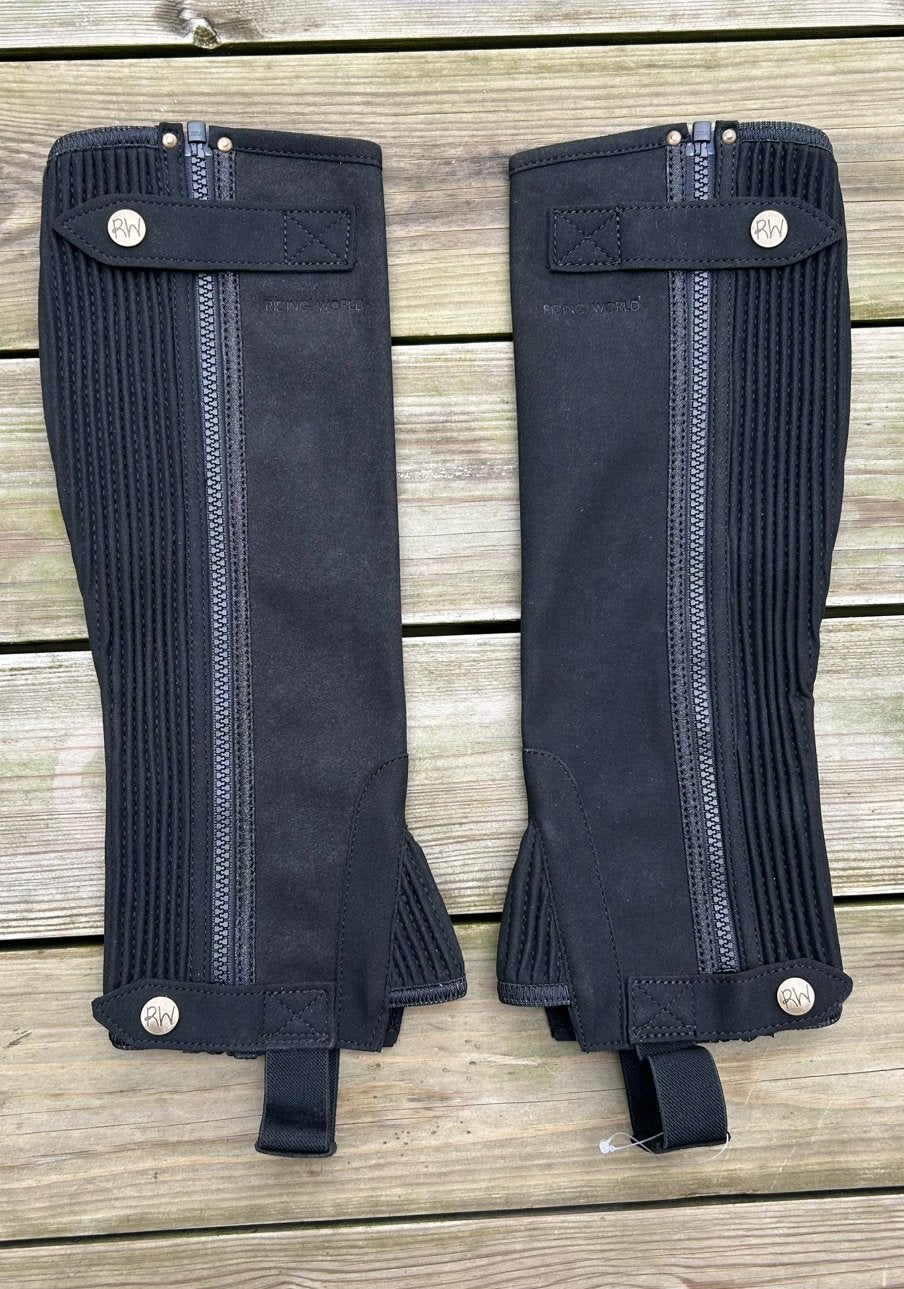 Nieuwe zwarte mini-chaps Riding World – maat XXS, Dieren en Toebehoren, Ophalen, Nieuw, Veelzijdigheid, Schoeisel
