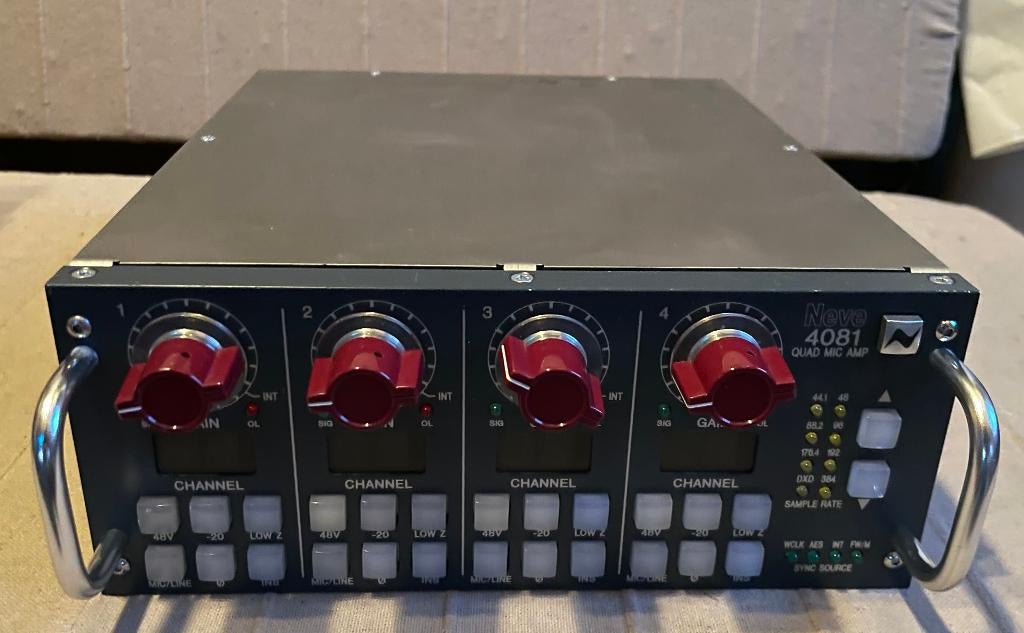 AMS Neve 4081 Quad Mic Pre+digital card and rack ears, Audio, Tv en Foto, Professionele apparaten, Gebruikt, Audio, Ophalen of Verzenden