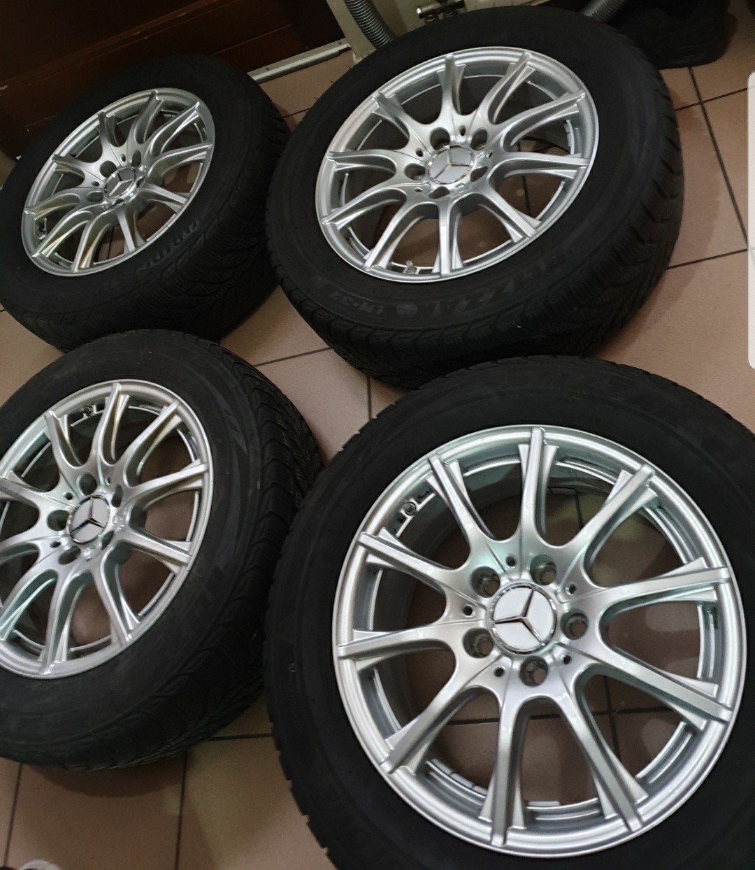 Jantes original mercedes w205 C class avec pneus, Autos : Pièces & Accessoires, Pneus hiver, Pneu(s)