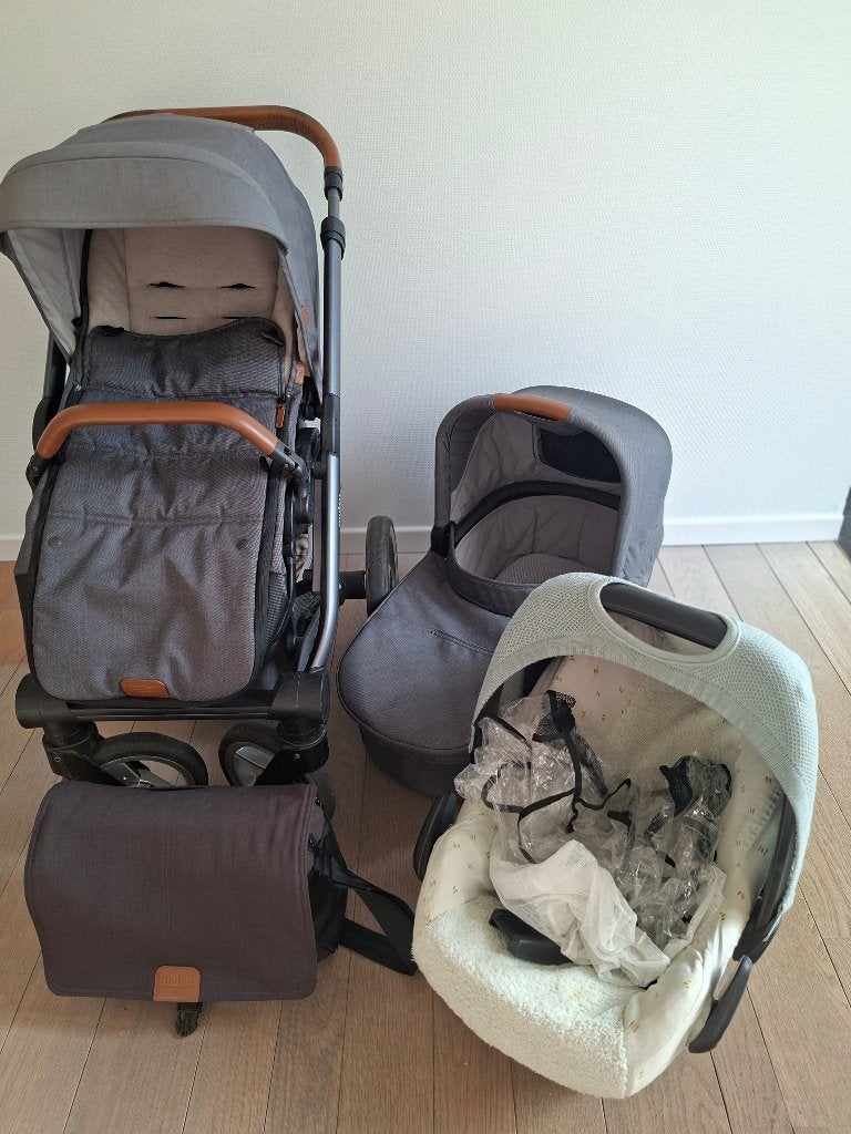 Nio mutsy kinderwagen volledige set met verzorgingstas, Gebruikt, Verstelbare duwstang, Mutsy, Ophalen