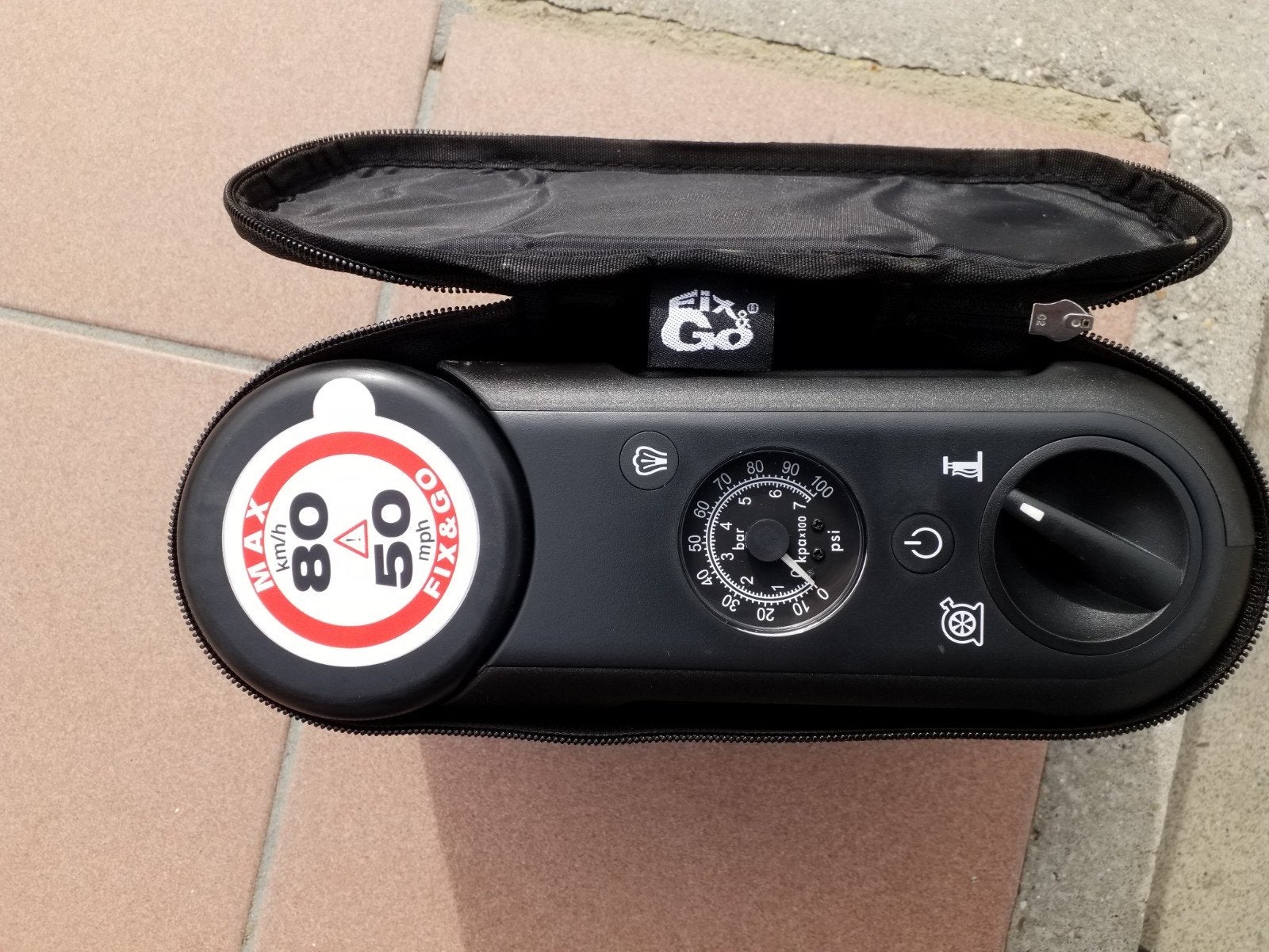 Compresseur portable 12volts avec produit de reparation pneu, Enlèvement