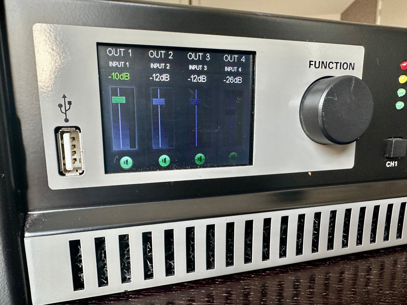 ‼️ Audac SMQ750 DSP-versterker 4 x 750 watt ‼️, Muziek en Instrumenten, Ophalen of Verzenden, Gebruikt, 500 tot 1000 watt, Overige typen