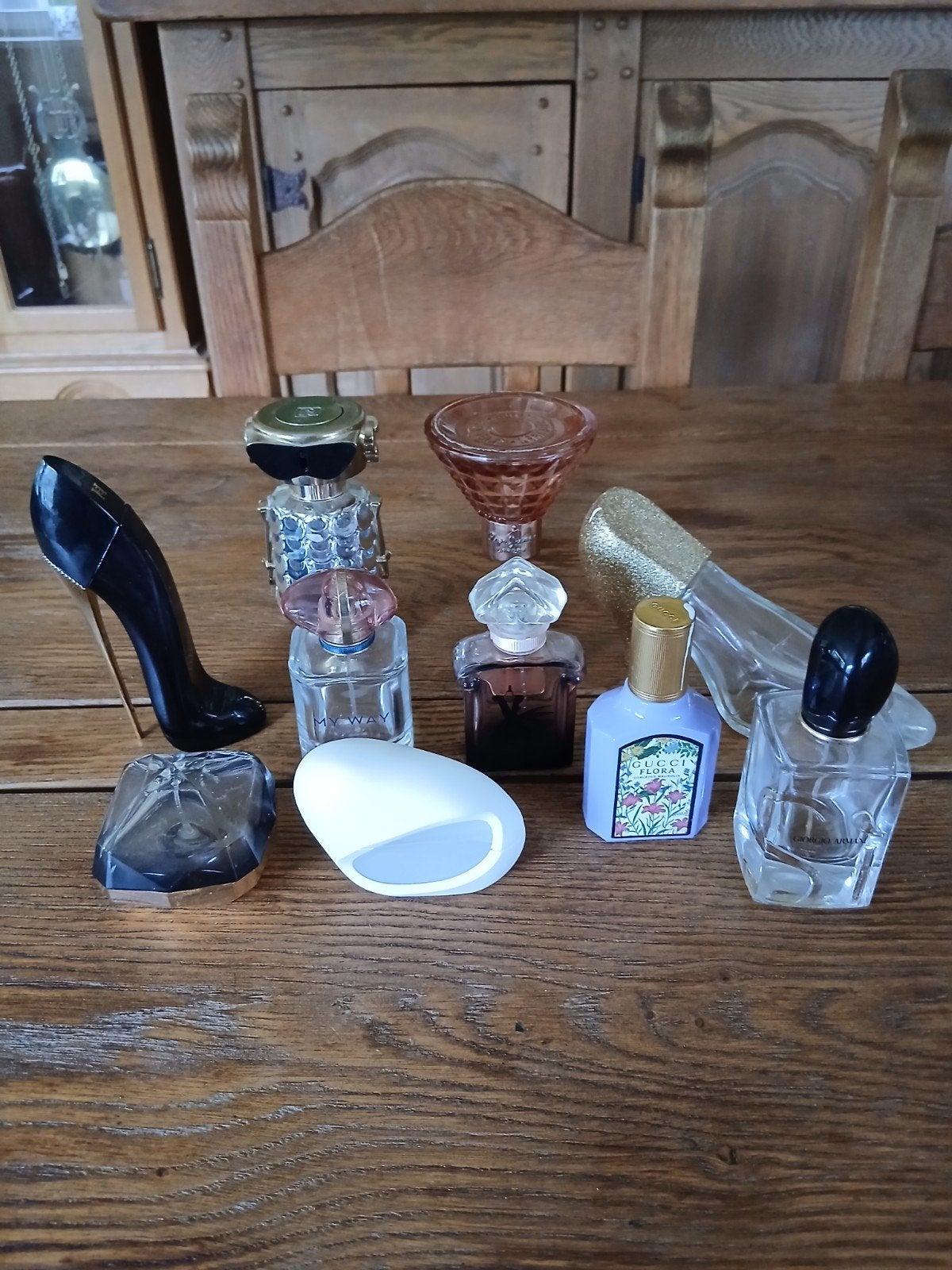 Lot van 10 lege parfumflesjes (o.a. Gucci, Carolina Herrera,, Ophalen