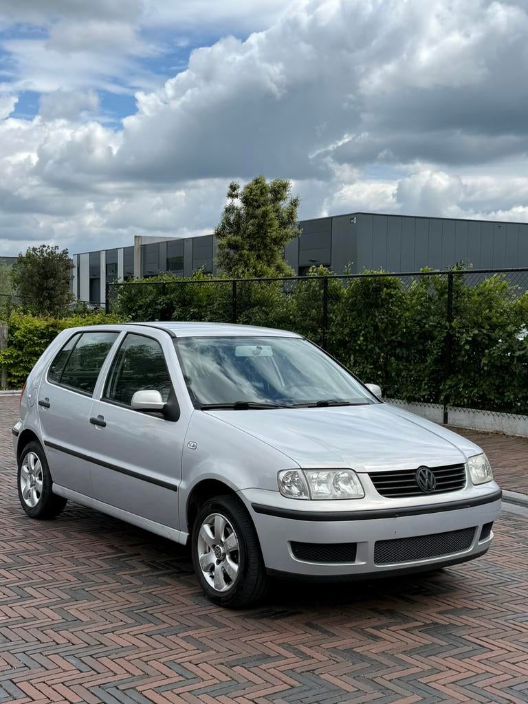Volkswagen polo 1.4 benzine 5d + gekeurd vvk, Auto's, Voorwielaandrijving, Stof, Electronic Stability Program (ESP), Particulier