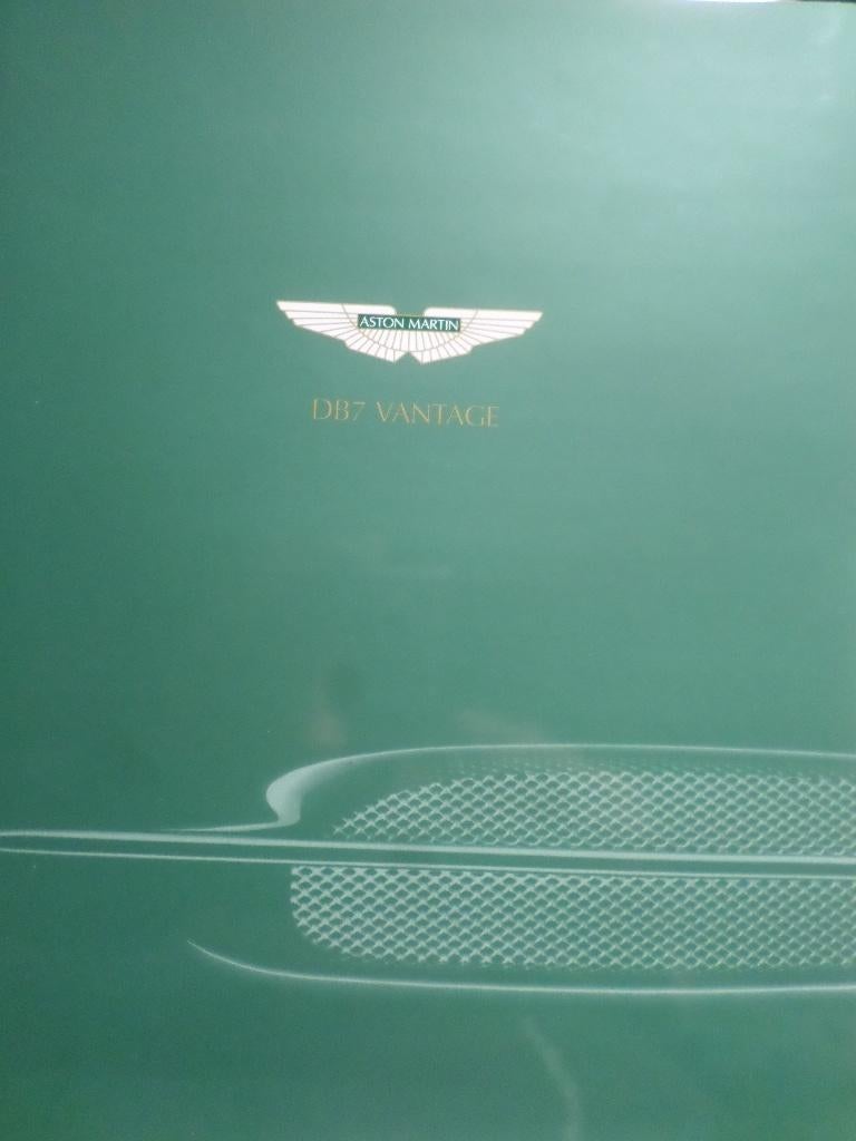 Brochallemande de l'Aston Martin DB7 Vantage Coupé & Volante, Enlèvement ou Envoi