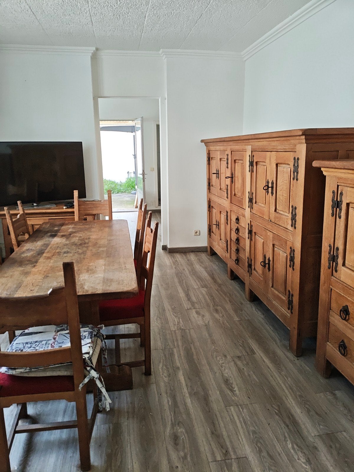 Meublé en chêne ancien