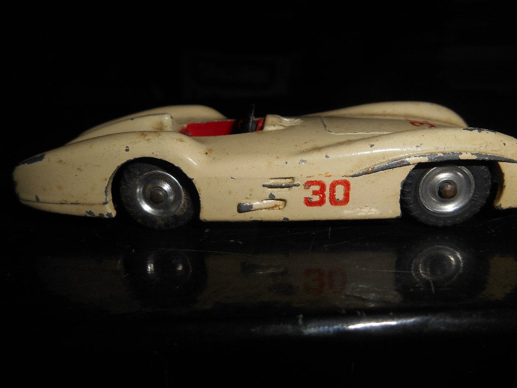 Dinky Toys Mercedez 237, Hobby & Loisirs créatifs, Enlèvement ou Envoi, Dinky Toys