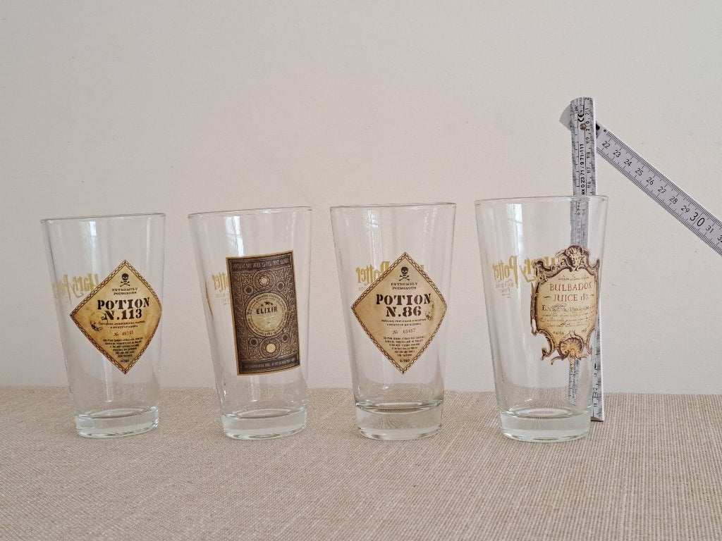 4 unieke glazen Harry Potter in een collectors box, Ophalen, Nieuw, Gebruiksvoorwerp