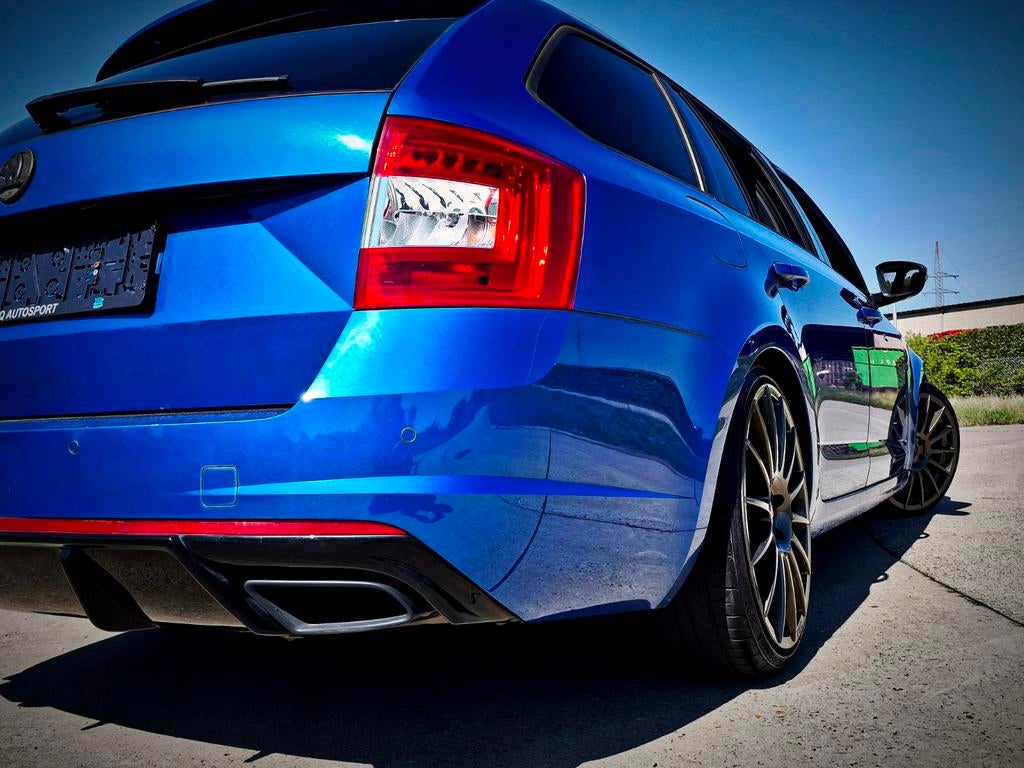 Skoda Octavia VRS 2.0tdi lowered 19 inch touchscreen, Euro 5, Parkeersensor, Blauw, Bedrijf