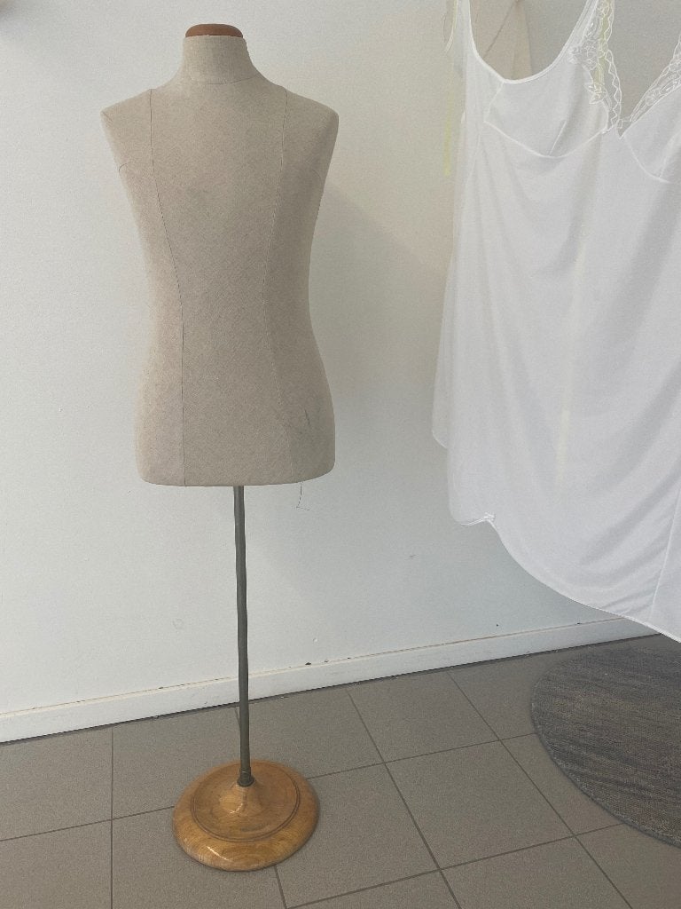Mannequin vintage pour homme, Enlèvement
