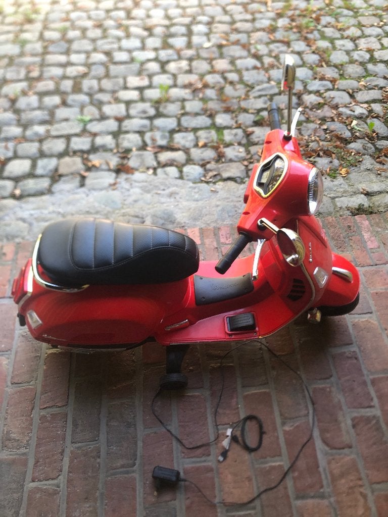 Kinder scooter, Enfants & Bébés, Jouets | Extérieur | Véhicules à batterie, Comme neuf