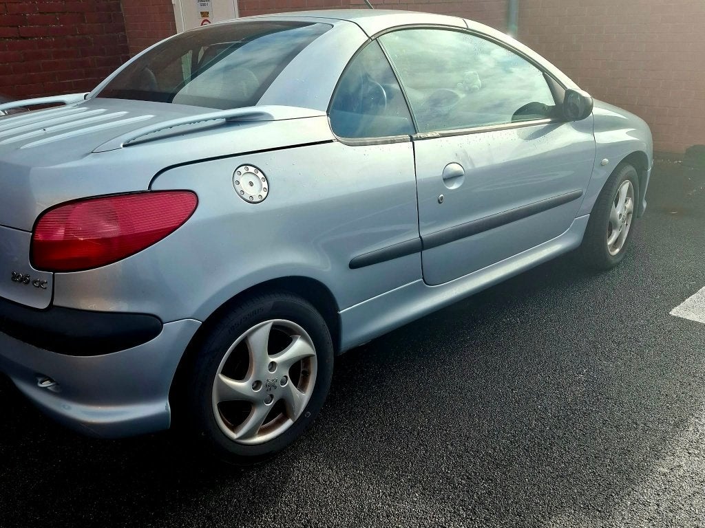 Peugeot 206 couoe cabrio, Auto's, Voorwielaandrijving, 4 zetels, Stof, Handgeschakeld