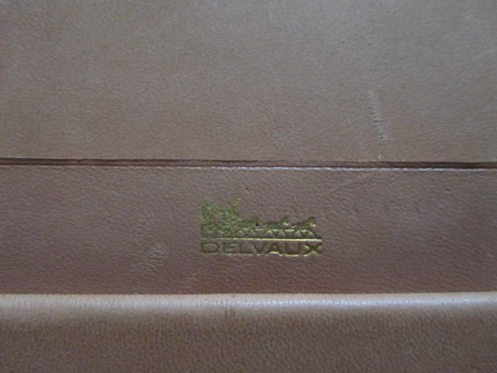DELVAUX Grote dagboekomslag - andere Bordeaux met logo, Handtassen en Accessoires, Tassen | Damestassen, Verzenden