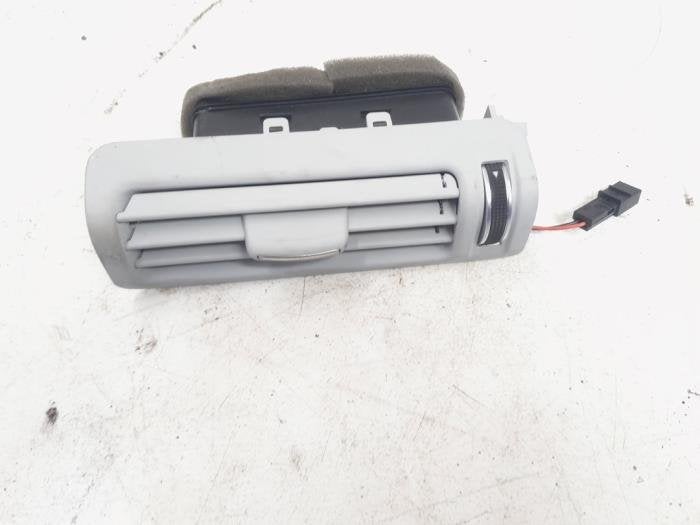 Grille d'aération latérale d'un Audi A6, -, 3 mois de garantie, Audi, Utilisé